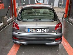Grau Gebraucht 2009 Peugeot 206+ Kleinwagen | 1.200 € (Fairer Preis)