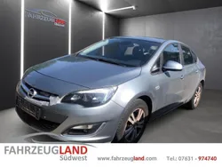 Silbersee/silver lake Gebraucht 2014 Opel Astra Selection Limousine | 4.000 € (Superpreis)