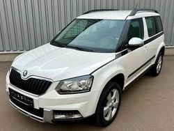 Weiß Gebraucht 2014 Skoda Yeti Elegance SUV | 12.995 € (Fairer Preis)