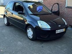 Schwarz Gebraucht 2004 Ford Fiesta Futura Kleinwagen | 1.549 € (Fairer Preis)