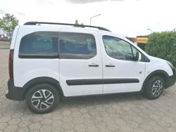 Weiß Gebraucht 2015 Peugeot Partner Tepee Outdoor Van / Kleinbus | 9.900 € (Fairer Preis)