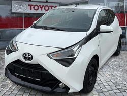 Super white 2 Gebraucht 2021 Toyota Aygo X-play Kleinwagen | 10.490 € (Fairer Preis)