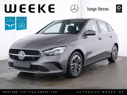 Grau Gebraucht 2024 Mercedes B180 Advanced Van / Kleinbus | 31.640 € (Fairer Preis)