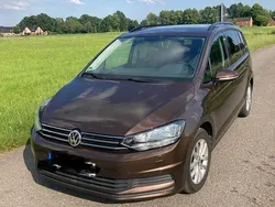 Braun Gebraucht 2016 VW Touran Comfortline Van / Kleinbus | 17.150 € (Etwas zu teuer)