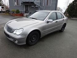 Silber Gebraucht 2004 Mercedes C200 Classic Limousine | 2.900 € (Fairer Preis)