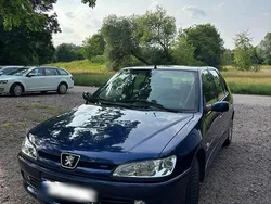 Blau Gebraucht 2000 Peugeot 306 Kleinwagen | 2.200 €