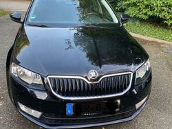 Schwarz Gebraucht 2015 Skoda Octavia Ambiente Kombi | 8.600 € (Fairer Preis)