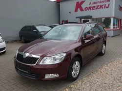 Rot Gebraucht 2010 Skoda Octavia Ambiente Kombi | 3.389 € (Guter Preis)