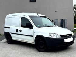 Weiß Gebraucht 2010 Opel Combo Van / Kleinbus | 2.499 € (Fairer Preis)