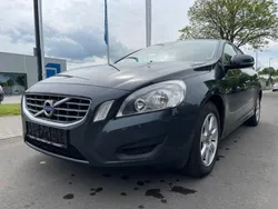 Grau Gebraucht 2011 Volvo V60 Kinetic Kombi | 4.950 € (Guter Preis)