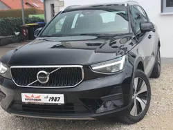 Black solid (stone) / solid Gebraucht 2023 Volvo XC40 Core SUV | 25.900 € (Superpreis)