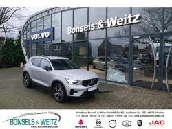 Silber metallic Gebraucht 2024 Volvo XC40 Plus SUV | 36.750 € (Fairer Preis)