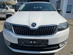 Weiß Gebraucht 2015 Skoda Rapid Active Limousine | 5.750 € (Guter Preis)