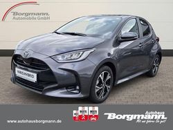 Grau Neu 2025 Toyota Yaris Hybrid Limousine | 27.995 € (Etwas zu teuer)