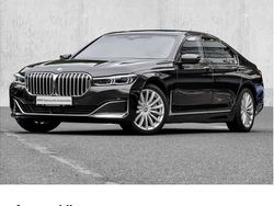 Grau Gebraucht 2020 BMW 750 Shadowline Limousine | 46.470 € (Superpreis)