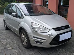 Grau Gebraucht 2012 Ford S-MAX S Van / Kleinbus | 5.500 € (Fairer Preis)