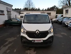 Weiß Gebraucht 2017 Renault Trafic Komfort Van | 8.800 € (Superpreis)