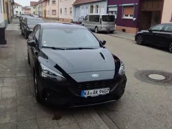 Schwarz Gebraucht 2020 Ford Focus ST-Line Limousine | 18.000 € (Fairer Preis)