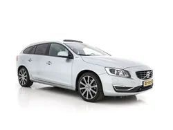 Grau Gebraucht 2016 Volvo V60 Momentum Kombi | 11.445 € (Fairer Preis)