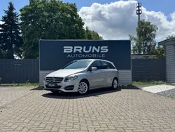 Grau Gebraucht 2018 Mercedes B180 Style Van / Kleinbus | 16.490 € (Superpreis)