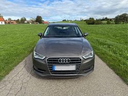 Grau Gebraucht 2014 Audi A3 Comfort Limousine | 9.200 € (Fairer Preis)