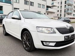 Weiß Gebraucht 2016 Skoda Octavia Ambition Limousine | 10.999 € (Fairer Preis)