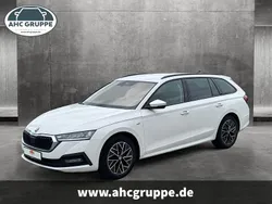 Weiss Gebraucht 2022 Skoda Octavia Clever Kombi | 24.450 € (Fairer Preis)