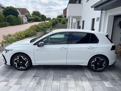 Weiß Gebraucht 2024 VW Golf VIII R-line Limousine | 30.197 € (Fairer Preis)