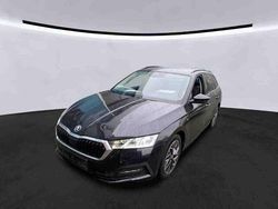 Blackmagic perleffekt (metallic) Gebraucht 2021 Skoda Octavia Clever Limousine | 23.380 € (Fairer Preis)