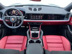 Schwarz Gebraucht 2024 Porsche Cayenne S Sport SUV | 127.330 € (Fairer Preis)