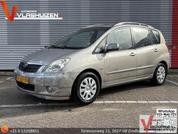 Grau Gebraucht 2004 Toyota Corolla Verso Luna Van / Kleinbus | 1.850 € (Superpreis)