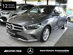 Grau Gebraucht 2019 Mercedes B180 Style Van / Kleinbus | 22.390 € (Fairer Preis)