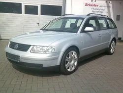 Silber Gebraucht 2000 VW Passat Highline Kombi | 5.999 €