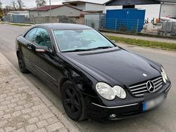 Schwarz Gebraucht 2003 Mercedes CLK320 Coupé | 2.200 € (Fairer Preis)