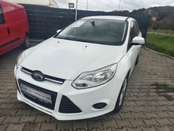 Weiß Gebraucht 2014 Ford Focus Trend Limousine | 3.950 € (Superpreis)