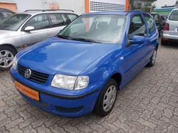 Blau Gebraucht 2000 VW Polo Limousine | 1.999 € (Etwas zu teuer)