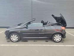 Schwarz obsidien/metallic Gebraucht 2005 Peugeot 206 CC Filou Cabrio | 899 € (Superpreis)