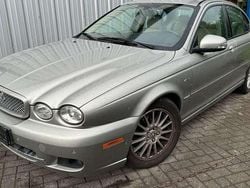 Gold Gebraucht 2010 Jaguar X-type Limousine | 1.188 €
