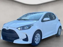 Weiß Neu 2025 Toyota Yaris Hybrid Business Edition Limousine | 22.690 € (Guter Preis)