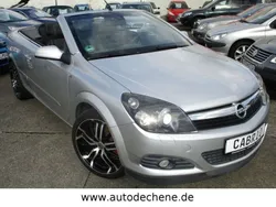 Silber Gebraucht 2007 Opel Astra Cabriolet Cosmo Cabrio | 6.950 € (Etwas zu teuer)