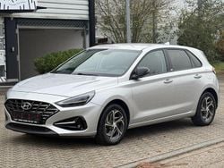 Silber Gebraucht 2020 Hyundai i30 Intro Edition Limousine | 14.990 € (Guter Preis)