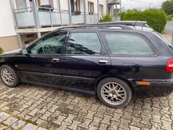 Schwarz Gebraucht 2002 Volvo V40 Kombi | 750 € (Superpreis)