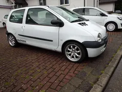 Gletscherweiss Gebraucht 2005 Renault Twingo Kleinwagen | 1.950 € (Etwas zu teuer)