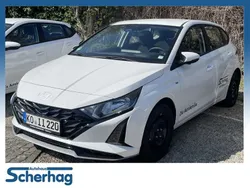 Weiß Gebraucht 2024 Hyundai i20 Comfort Limousine | 20.490 € (Fairer Preis)