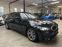 Schwarz Gebraucht 2021 BMW 320e Sport Line Limousine | 22.870 € (Superpreis)