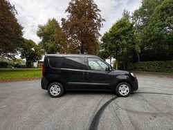 Schwarz Gebraucht 2017 Fiat Doblò Van / Kleinbus | 8.990 €