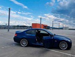 Blau Gebraucht 2009 BMW 320 Coupé | 7.200 € (Fairer Preis)