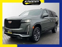 Radiant red Gebraucht 2024 Cadillac Escalade SUV | 99.890 € (Teuer)
