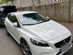 Weiß Gebraucht 2018 Volvo V40 Limousine | 13.500 € (Fairer Preis)