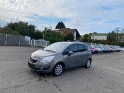 Grau Gebraucht 2011 Opel Meriva Design Edition Van / Kleinbus | 3.500 € (Guter Preis)